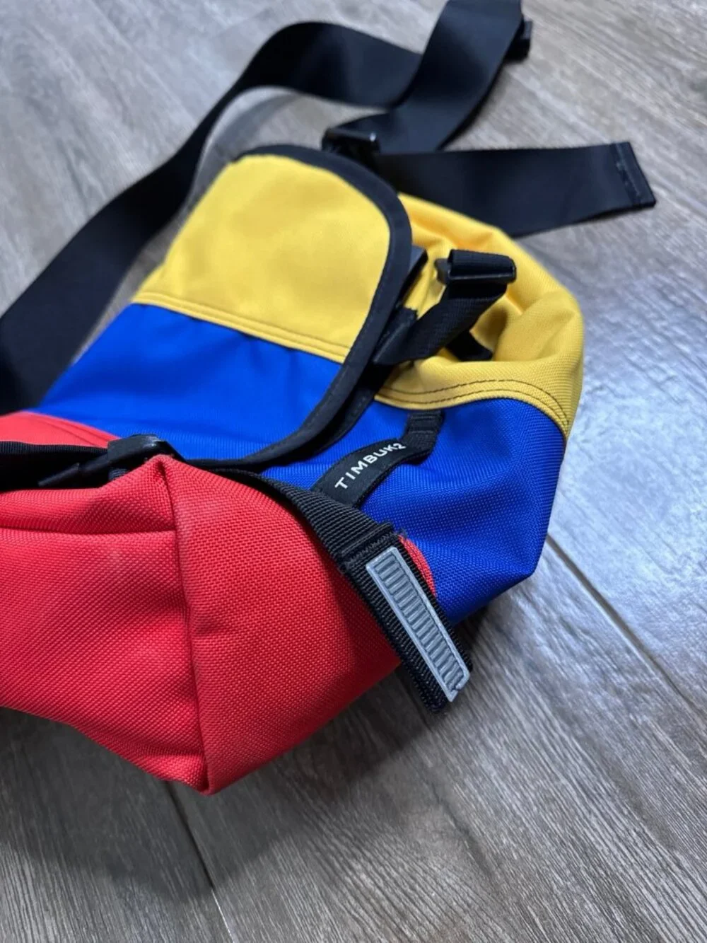 Timbuk2 Messenger Bag Red Blue Yellow Color Block XS